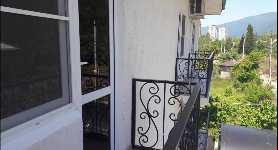 Mini-Hotel Yanson 2 Gagry Zewnętrze zdjęcie