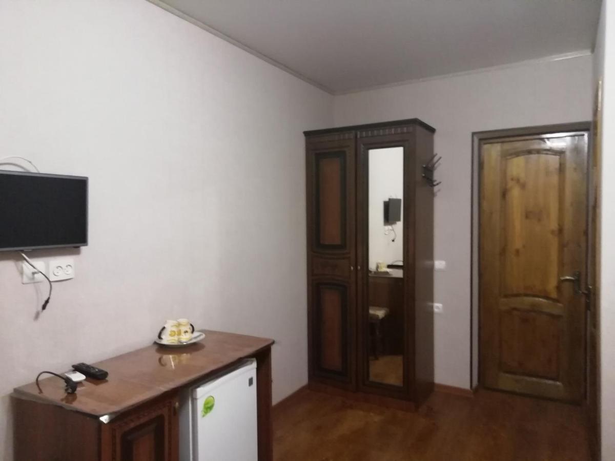 Mini-Hotel Yanson 2 Gagry Zewnętrze zdjęcie
